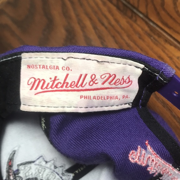 Purple Retro Toronto Raptors Snapback - Picture 6 of 9